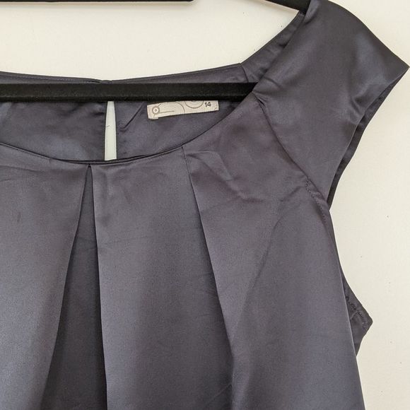 [3/$15] or $5 in bundle -  Silky navy blouse size US 10 - Picture 10 of 10